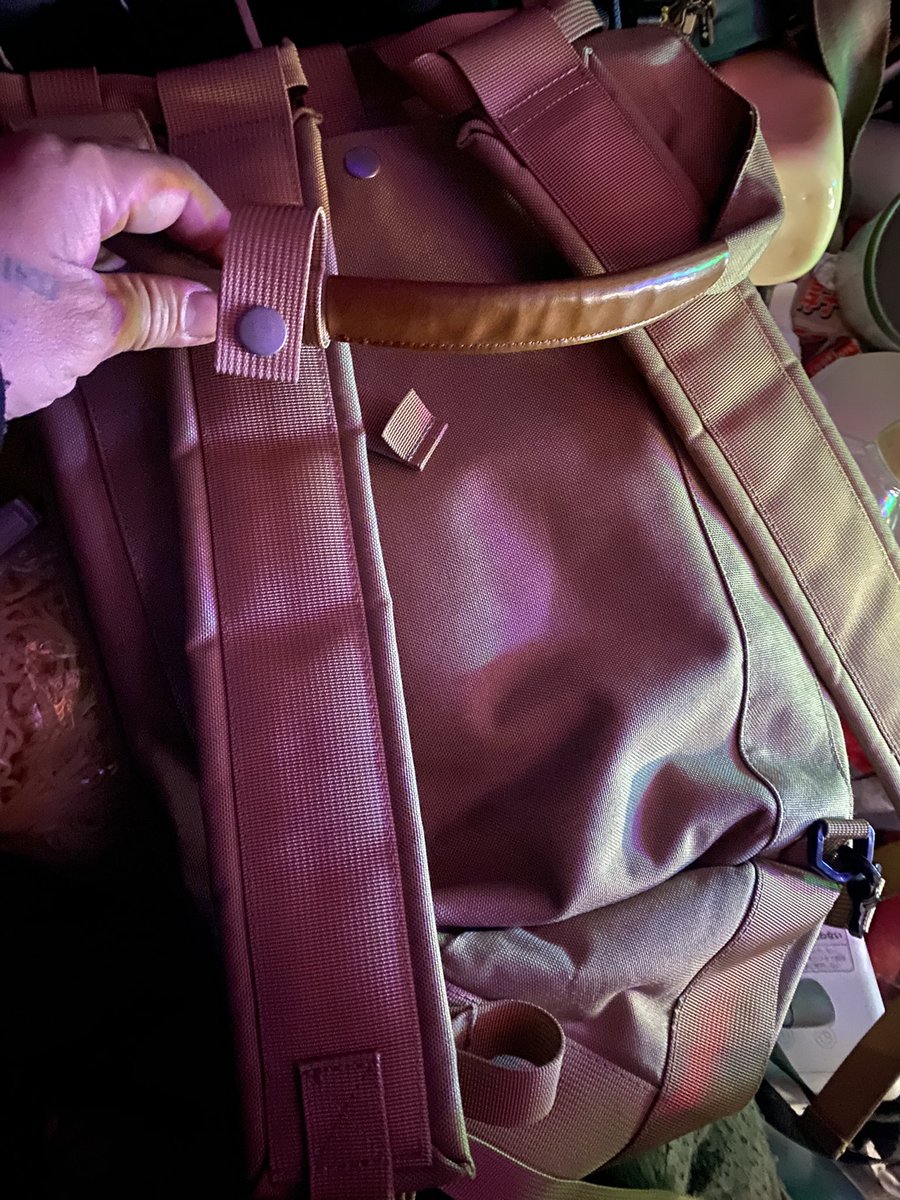 usanome510's tweet image. エディーバウアーのバックパック、860円で購入。ガッチガチのCORDURA（高強度ナイロン素材）なので多分死ぬ迄使える。
#エディーバウアー
#eddiebauer
#バックパック
#古着