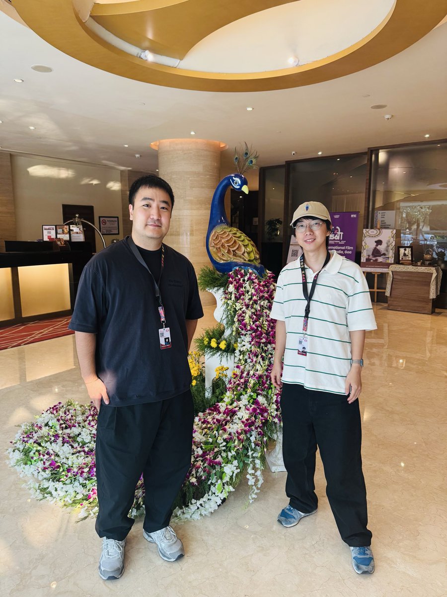 「New Group」「みなに幸あれ」の下津監督とインドで会えました！
インド国際映画祭ではNew Groupとインビジブルハーフが同じ部門で上映されていて光栄です✨