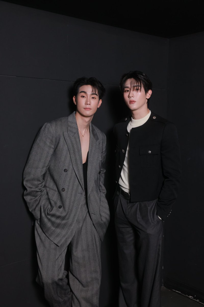 LoversGangsters's tweet photo. จะเปิดก็เปิดพร้อมเดือดแล้วอยู่แล้วครับ🔥

หงเสนคลุกฝุ่น Lovers &amp; Gangsters
🎥 https://t.co/ercPXnzBJQ 

#LoversAndGangsters
#GMMTV2026 

@fforcejs @kasibook @MisterGrtsp @brightrpp_ https://t.co/ZLc2zojsNc