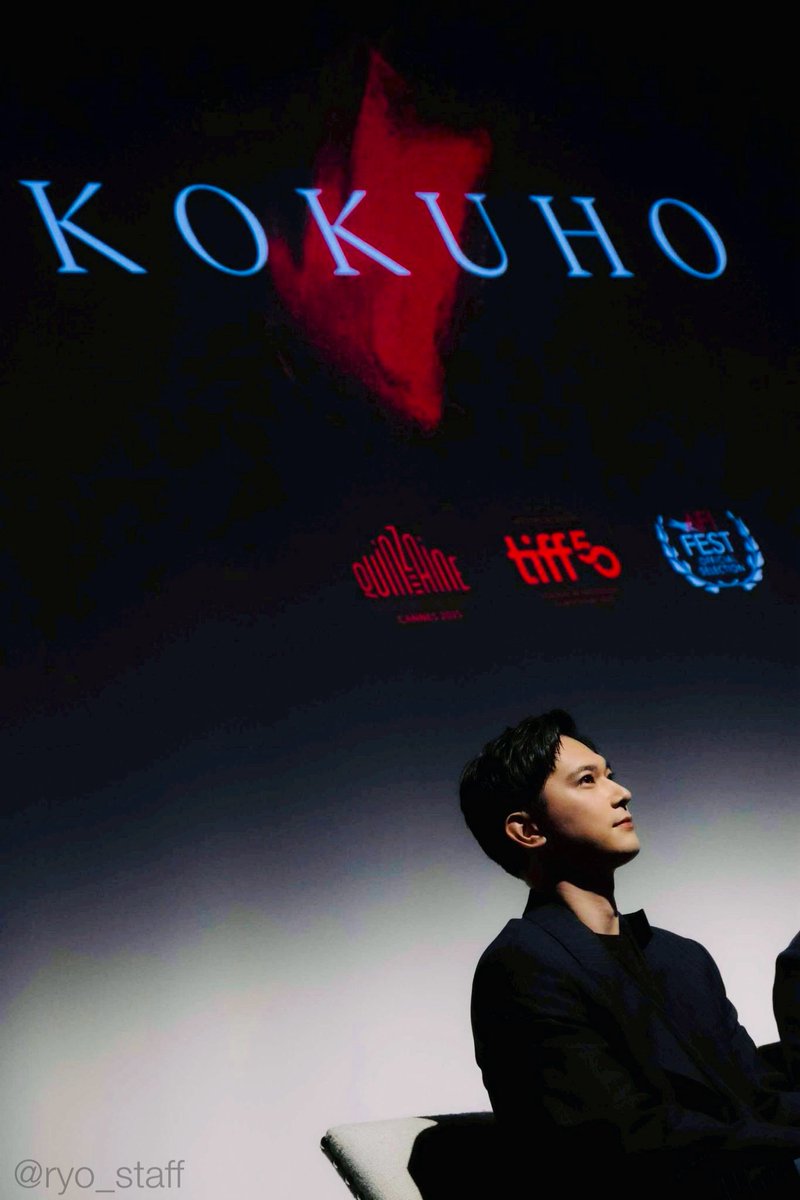 ryo_staff's tweet image. とても多くの方々が映画 #国宝 を観てくださったという、とびっきりのNEWSが、李監督と共にLA-NYを旅して帰国中の、機内の吉沢のもとに届きました🪭✨時差ボケで頭も身体も重いはずなのに、ふわふわした気持ちのteam吉沢です😊
皆様、本当にありがとうございます。まだまだ大絶賛公開中です🎬✨