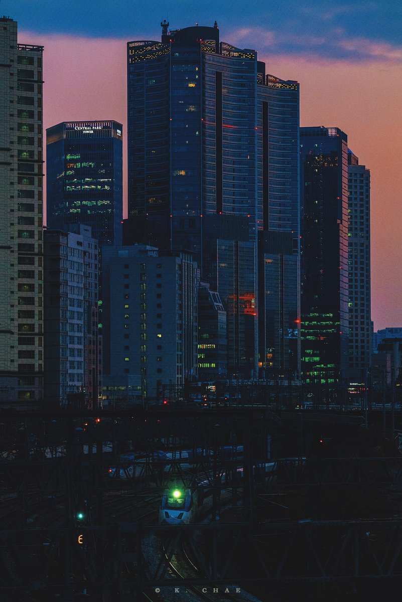 Exit Seoul
서울 출구