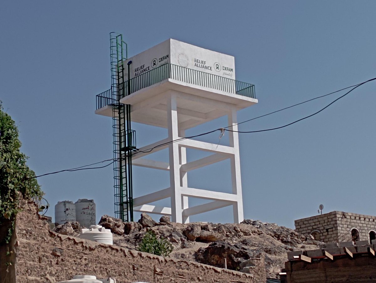 OxfamYemen's tweet image. Funded by #DRA, in cooperation with #Marib Water &amp;amp; Authority. Today, #Oxfam Marib launched Al-Jufina Camp Water Project, consisting of 60 cubic tower tank &amp;amp; 570-meter pumping line that ensures provision of safe &amp;amp; sufficient water to more than 1,500 displaced families
@DutchRelief