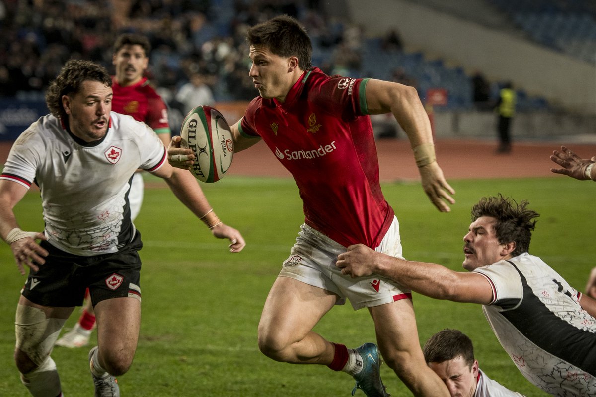 muncoimbra's tweet image. 🏉 Coimbra recebeu, no passado sábado, um jogo da seleção nacional de rugby. Os Lobos derrotaram a seleção do Canadá por 33-27, numa partida disputada no Estádio Cidade de Coimbra. 

👏 𝗣𝗮𝗿𝗮𝗯é𝗻𝘀!

📸 Fernando Nanã Soares

#coimbra #municipiodecoimbra #lobos #portugalrugby