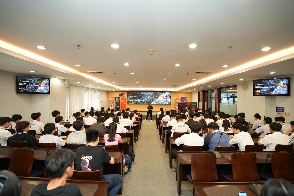 AvaxTeam1's tweet image. University education, powered by Avalanche 🔺🌎