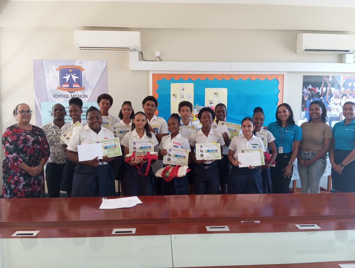 SeyBluefloat tweet media