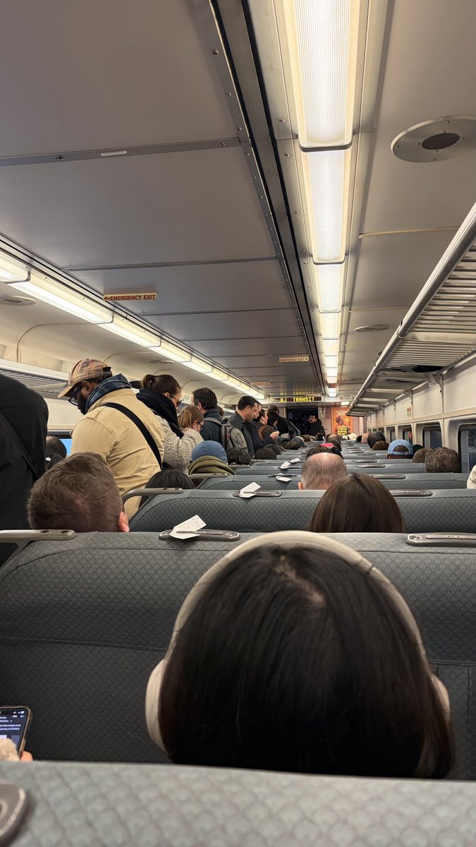 evanbkatz's tweet image. . @NJTRANSIT smart equipment management on a peak midtown direct train from Montclair @NJTRANSIT_MOBO single decker &amp;amp; short train.