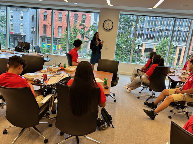 AAMCtoday's tweet image. Honoring #NativeAmericanHeritageMonth by celebrating the National Native American Youth Initiative hosted by @aaipdocs, @BrighamWomens&apos; FLIP program, &amp;amp; the Harvard Humanitarian Initiative. AAMC hosted 14 scholars this summer for a day of learning about pathways to medicine.