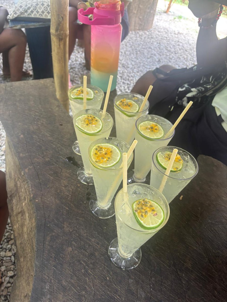 SeyBluefloat tweet media