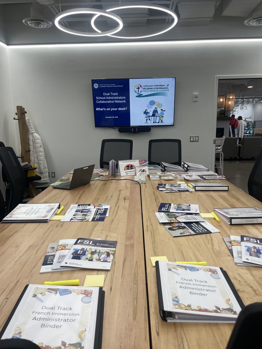 All ready to meet with my Dual Track French Immersion Administrators today!  So excited to collaborate on all things FSL. ⁦<a href="/bhncdsb/">BHNCDSB</a>⁩ ⁦<a href="/OPSBA/">OPSBA</a>⁩