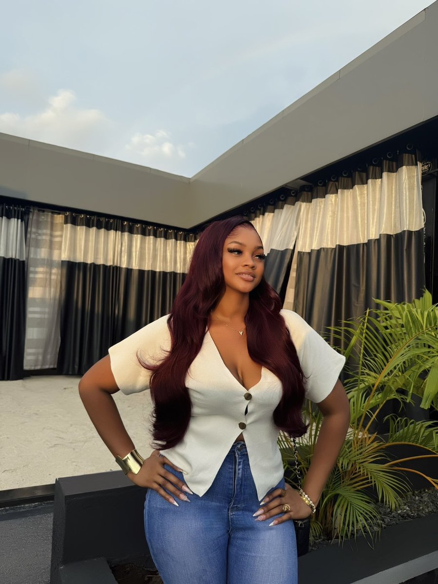 ellaa__omaa's tweet image. Soft look, sweet soul🍯🤭🤍