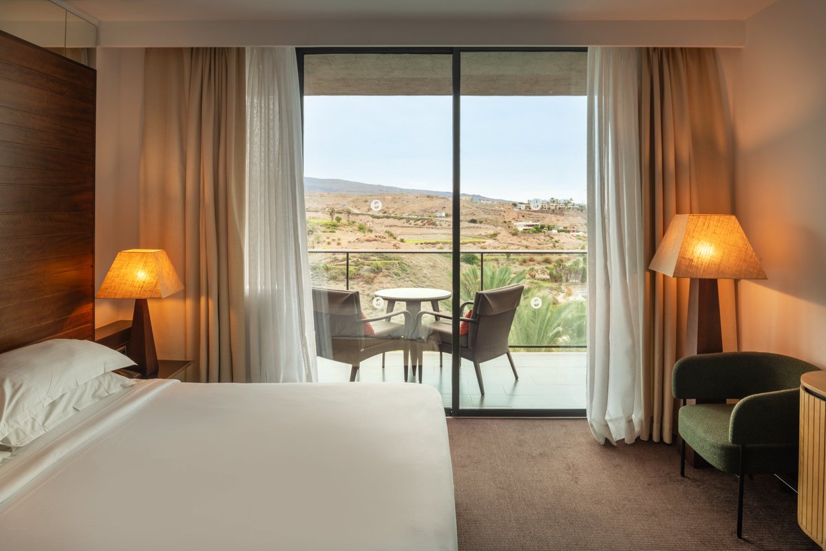 Para combinar rutas cercanas e instalaciones para el deportista, no hay sitio como #SalobreHotelResortSerenity y este descuento de #BlackFriday 🙌

Más info y condiciones 👉 salobrehotel.com

#GCTriBikeRun #GranCanaria | #ActiveFriday