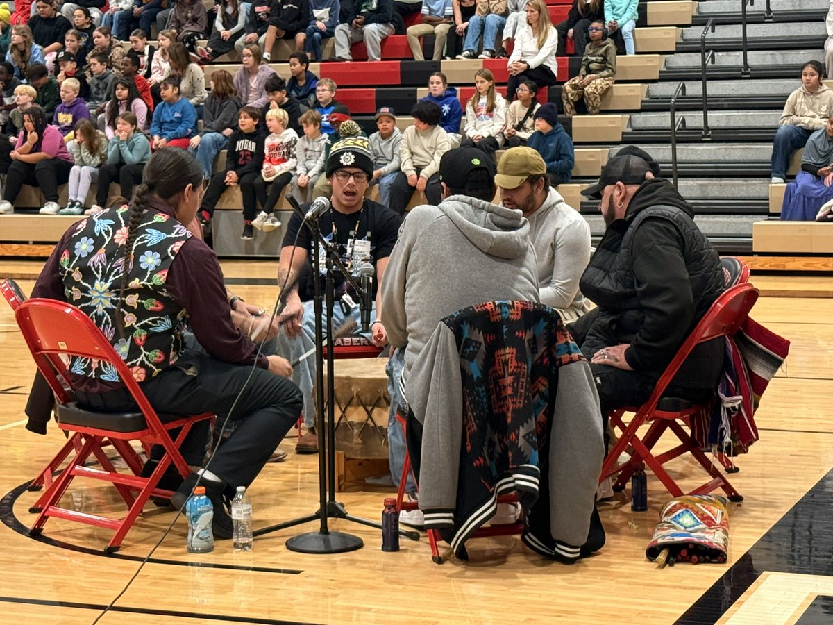 ShakopeeSchools's tweet image. “For native students like us, seeing our culture, languages and traditions represented helps us feel proud of who we are.”
🎥Watch last week’s #NativePride #shakopeeschools event on demand here: shakopeesabers.com/live thanks to @SabersLive #saberpride