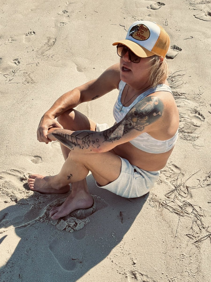 HollyO5024's tweet image. Alignment is important. You have to be healthy in your mind, body, and soul. #alignmentmatters #spirituality  this is 45 #wlw #singersongwriter #louisiana 📍🌿 follow my music on all socials. -Hollyomusic.com