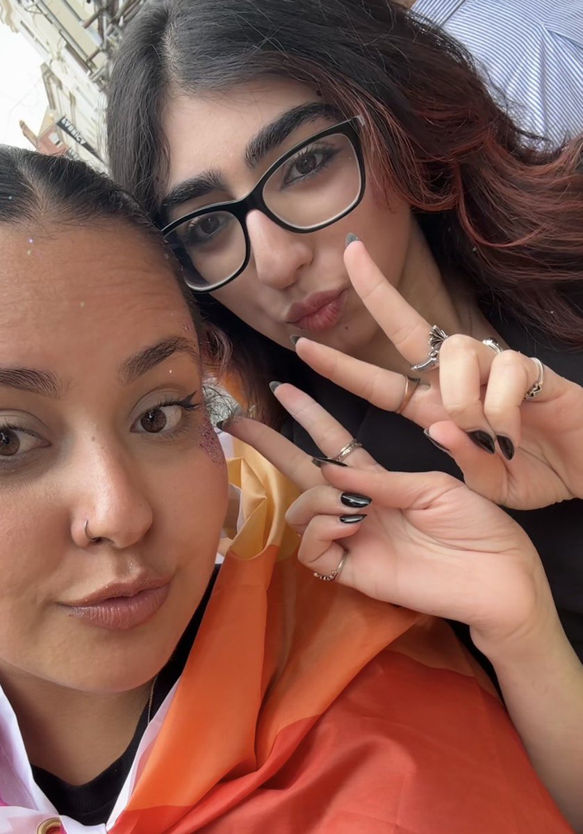lawsbiana's tweet photo. today we all get to celebrate #roryday! incredibly grateful to be a part of this wonderful human’s life! i love you forever and ever bestie @miilfiism, you are everything that is good in this world and i wish you all the wonderful things the universe has to offer💞💞💞 https://t.co/OsvkGavoh5