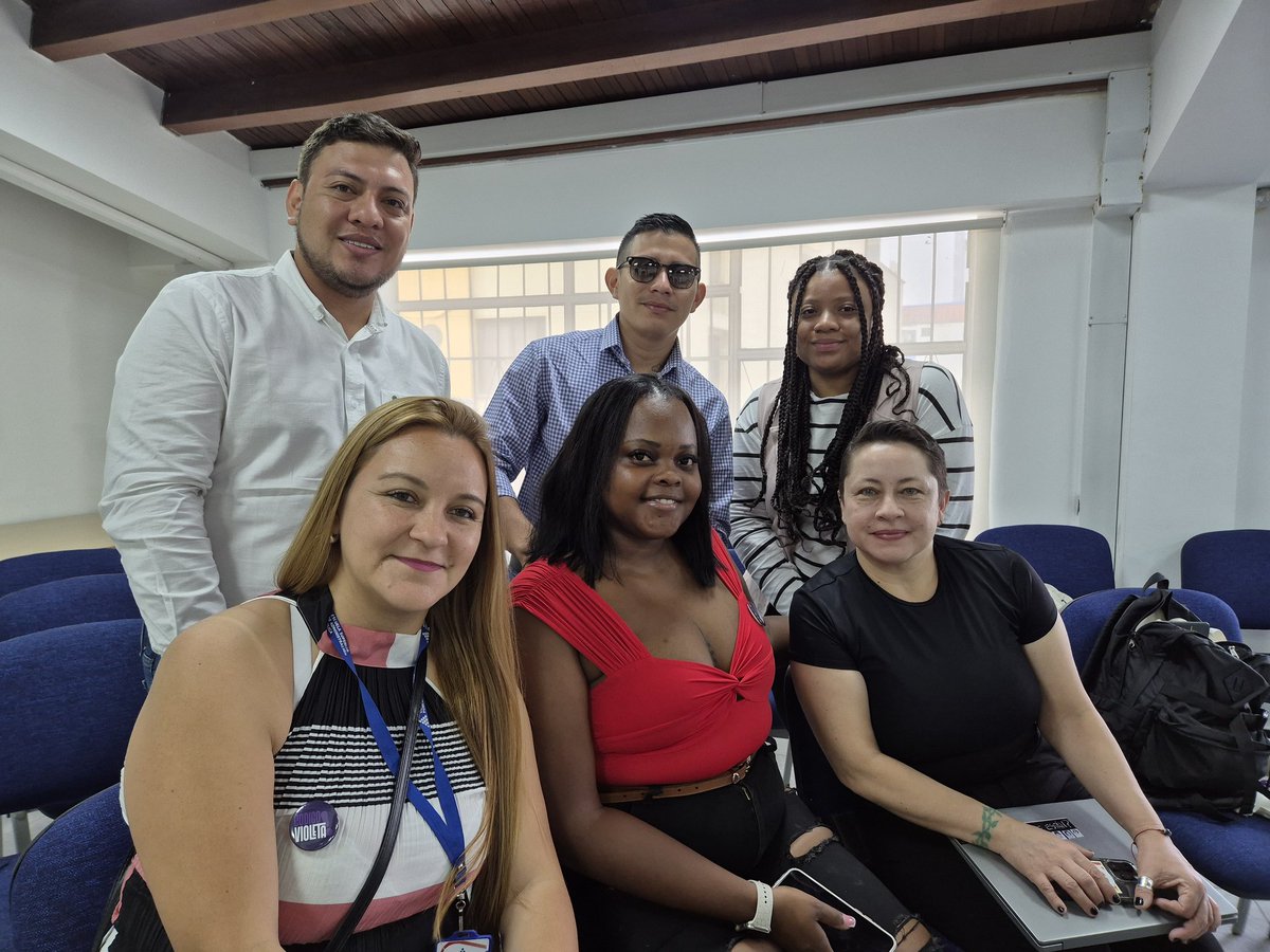 ESAPOficial's tweet image. Queremos que seas parte de cada detalle de #VocesPorLaIgualdad, por eso ya estamos #EnVivo desde Instagram conversando con el Equipo Violeta y con quienes estarán participando en esta primera jornada: 🔗 instagram.com/esapoficial?ig…

¡Acompáñanos!

#EligeTuBienestar #Género…