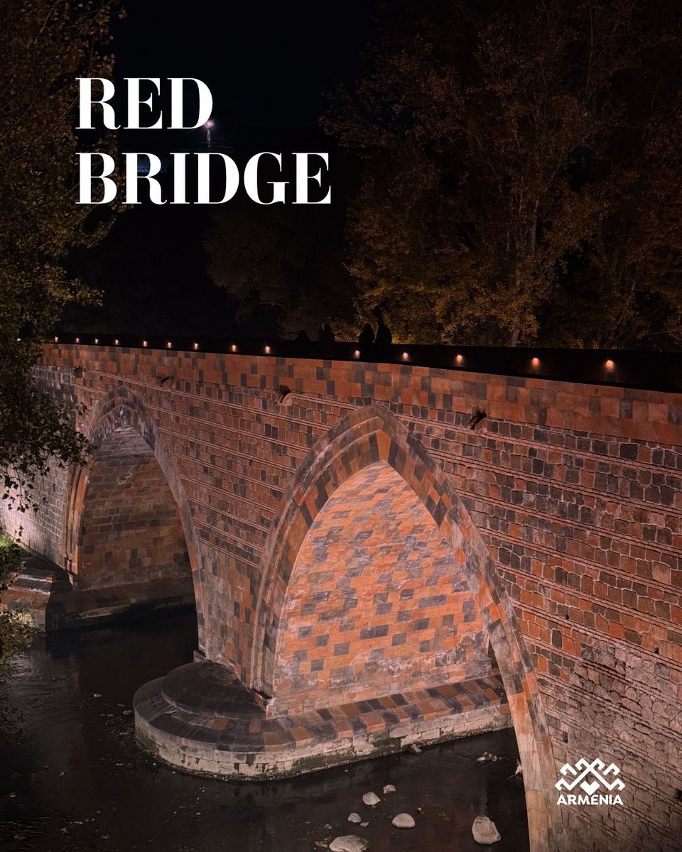armenia's tweet image. 🧱 Hidden in the heart of #Yerevan, the Red Bridge stands quietly over the Hrazdan, carrying centuries of stories in its red stones.

🌉 From sunset walks to riverside strolls, this historic spot adds a touch of old-city charm to the modern cityscape.