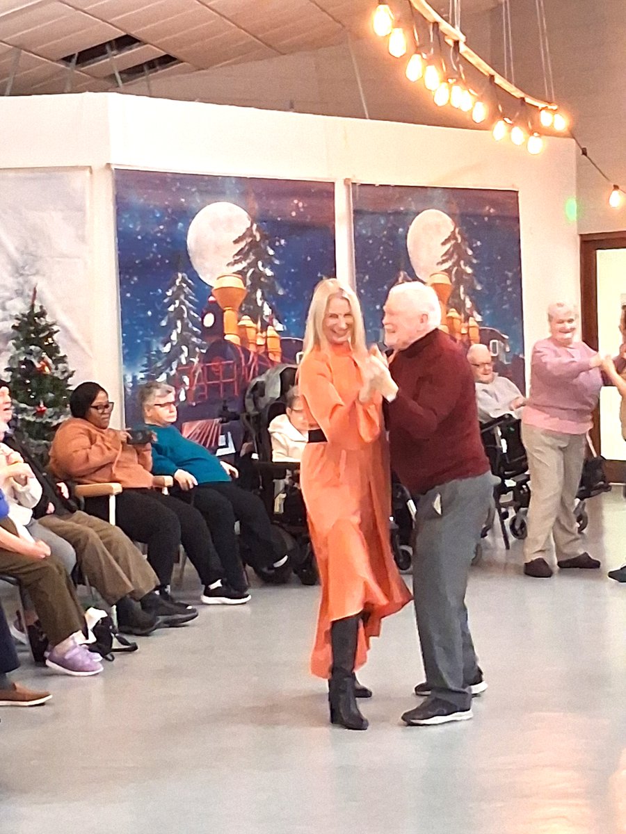 Peamount_Health's tweet image. Sincere thanks to the Mobile Music Machine who brought the Health &amp;amp; Wellness Centre to life at a fabulous lunch-time concert for patients and residents, a celebration of community, wellbeing and the power of music #JoyThroughMusic #MobileMusicMachine #CommunitySpirit @HsehealthW