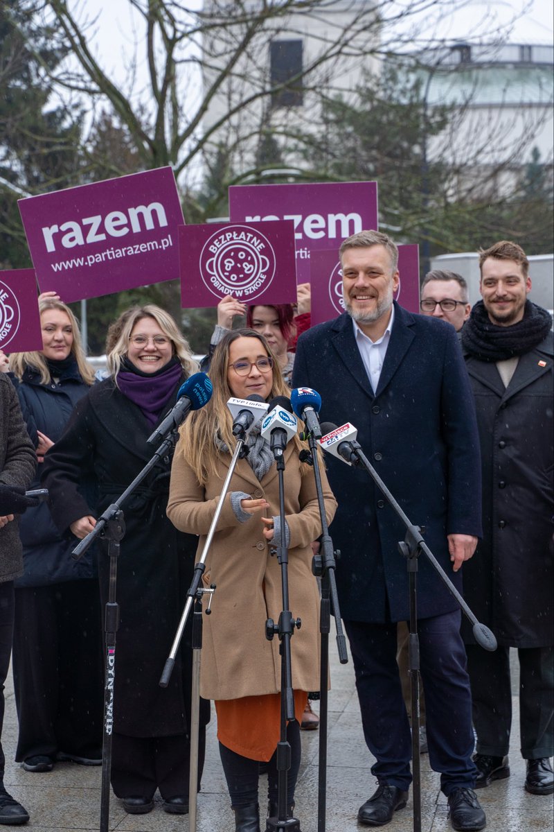 Razem tweet media