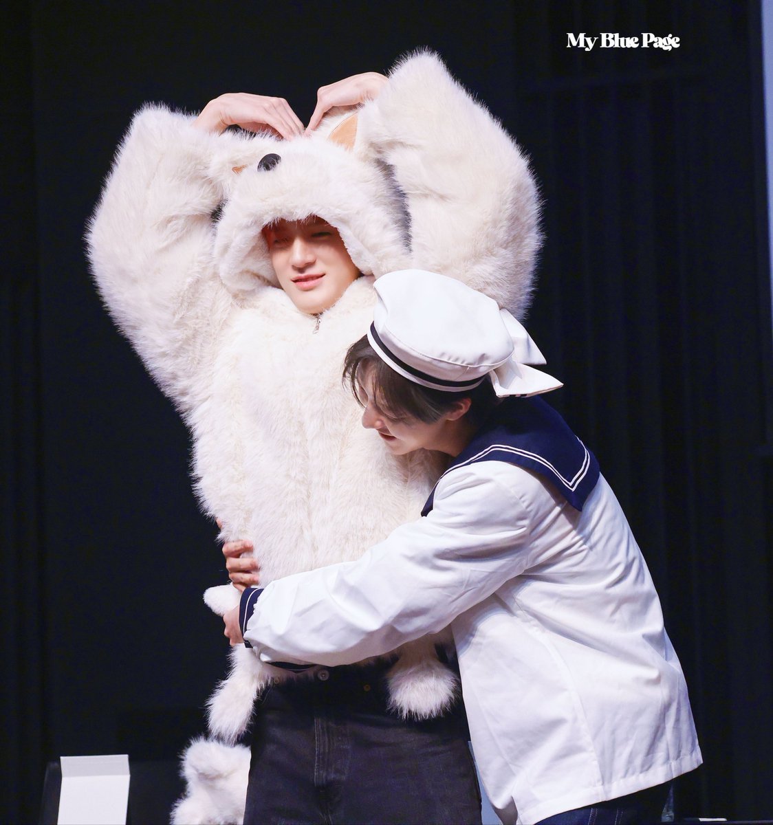 MyBluePage's tweet image. 젠뭉이가 부들부들해서 좋았나봐

251125 apple music
#제노 #JENO #런쥔 #RENJUN