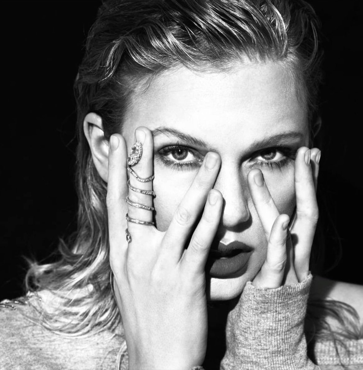 swiftinspires's tweet image. Without ever being crowned a single, ‘Opalite has carved out seven shining weeks in the Hot 100’s Top 5, matching the iconic staying power of ‘Love Story and Look What You Made Me Do’, 

— What starts as a whisper can turn into history; proof that tracks can shine without ever…