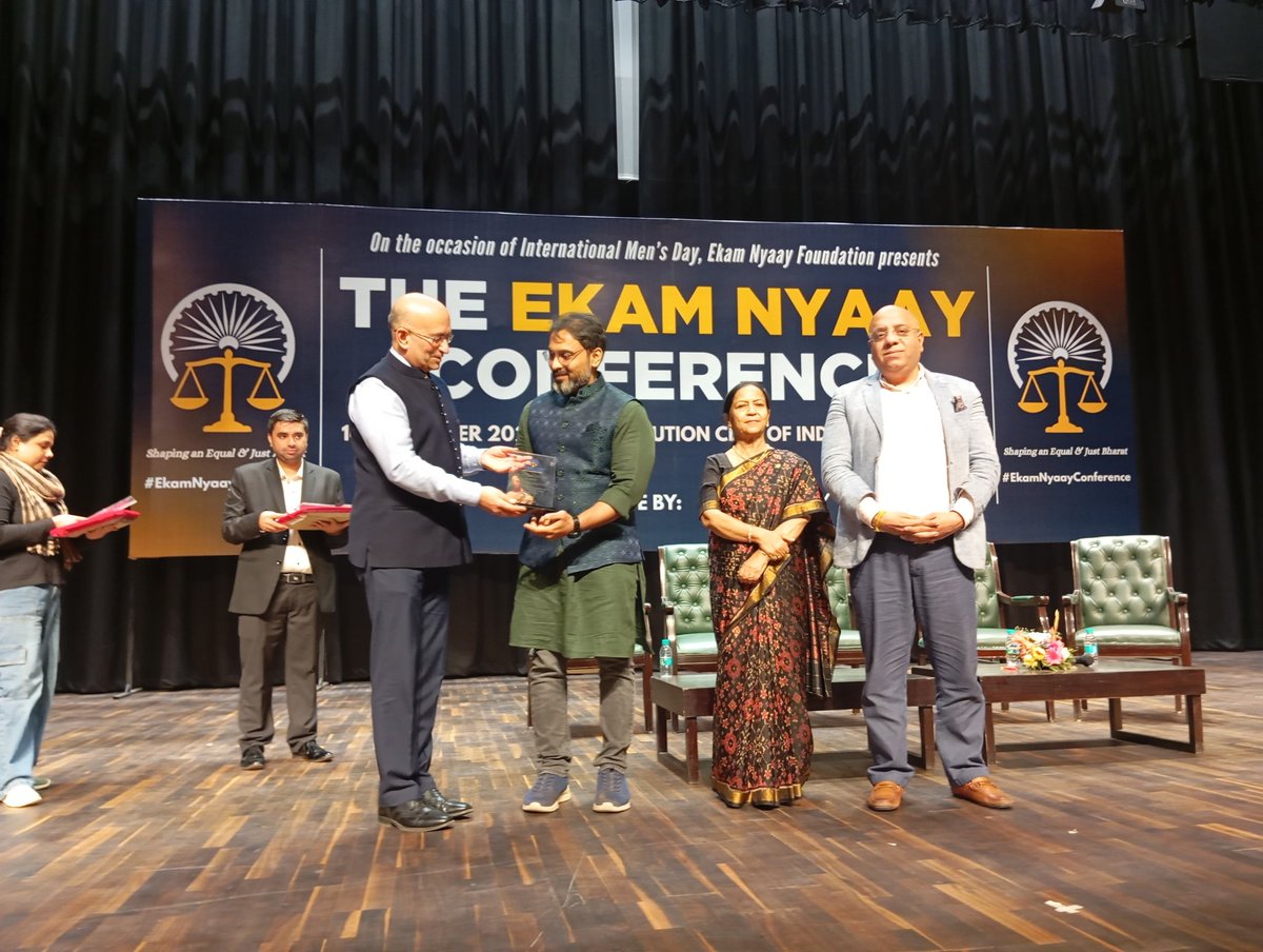 DeepikaBhardwaj's tweet photo. AWARDS AT THE EKAM NYAAY CONFERENCE 2025 :

THE PHOENIX AWARD - SHYAM RUHIL

IRON SPINE AWARD - CAPTAIN RAKESH WALIA 

IRON SPINE AWARD - MITHUN G KHERDE

RTI CHAMPION OF THE YEAR - SHONEE KAPOOR 

CRUSADER OF THE YEAR - BAHAR SURYAVANSI

@ekamnyaay @ShoneeKapoor 

Accorded by Honourable Justice Sadhana Jadhav, Former Judge, Bombay High Court, Dr. Annurag Batra @anuragbatrayo Chairman & Editor-in-Chief Business World, Founder exchange4media & Pt. Satish Sharma @ptsatishsharma Fellow, Royal Asiatic Society