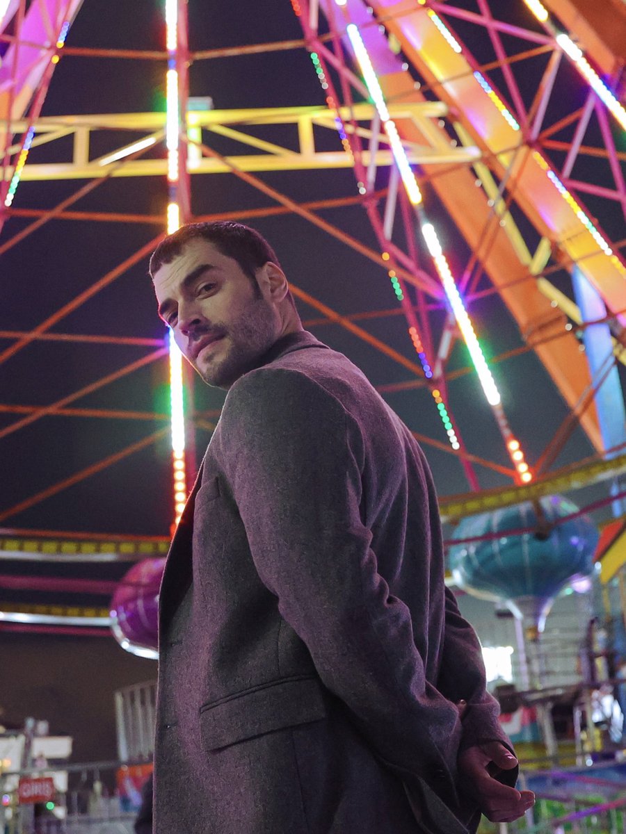 veliahtdizi's tweet image. Bunları atmasam içimde kalacaktı @AkinAkinozu 😌🎡

#Veliaht