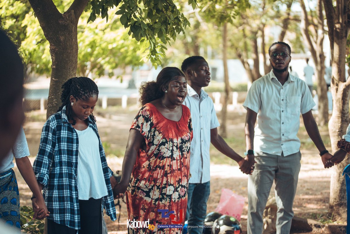 R4C_228's tweet image. Vous voulez connaître notre secret 😌? 
Lisez Josué 1:8 🥰

En attendant KABOWD MEET UP Lomé 🇹🇬 le 24 MAI 2026, revivez KABOWD SPECIALE ici 👉🏻: youtu.be/xpOMFW0Uplg

#RadicalForChrist #RadicalMoment #KabowdMeetUp