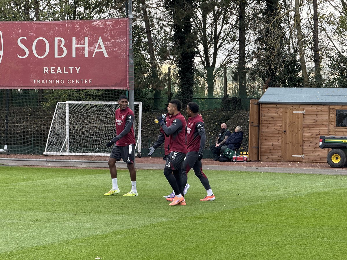 iamAlexHowell's tweet image. Martin Odegaard in training with the squad. Gabriel Jesus there too. No Viktor Gyokeres or Kai Havertz #AFC