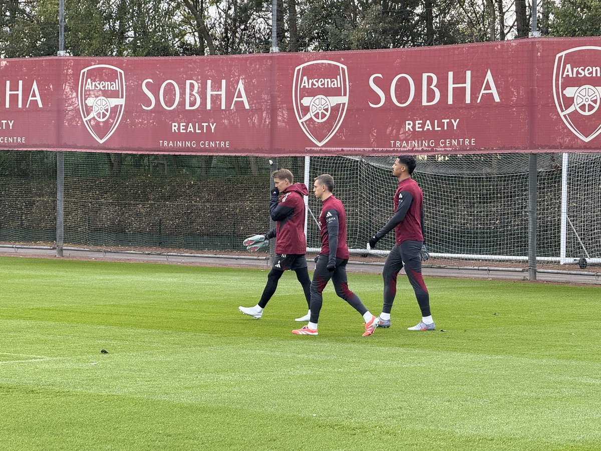 iamAlexHowell's tweet image. Martin Odegaard in training with the squad. Gabriel Jesus there too. No Viktor Gyokeres or Kai Havertz #AFC