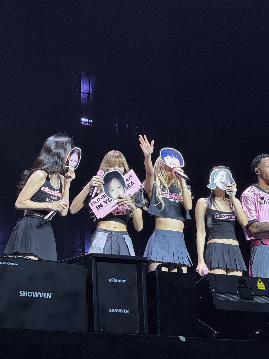 12 saw 2NE1 2 days HCM, MNL, BKK, SG, encore SK tweet media