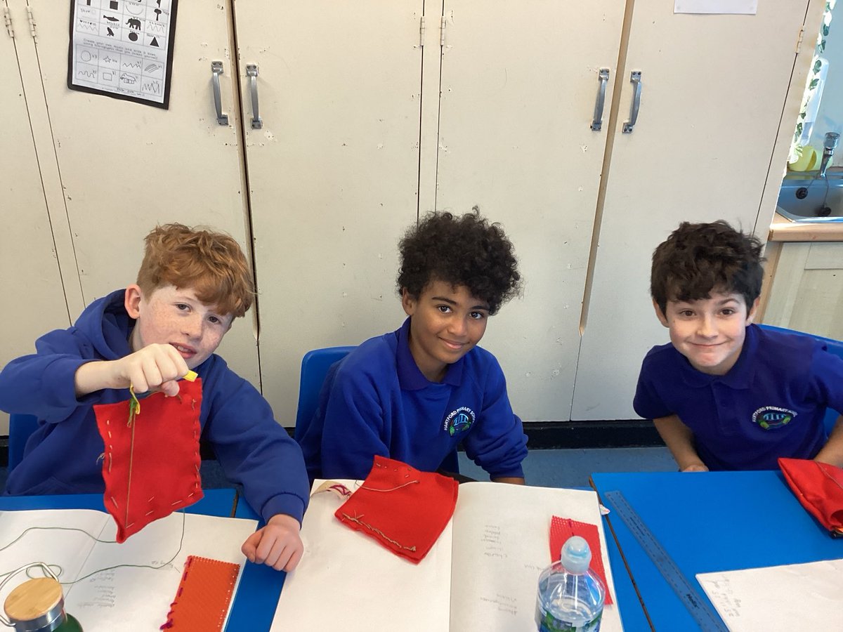HartfordPrimary's tweet photo. Year 5 are learning how to sew handles using box stitches in D.T. today. https://t.co/ciP6U0UBzL