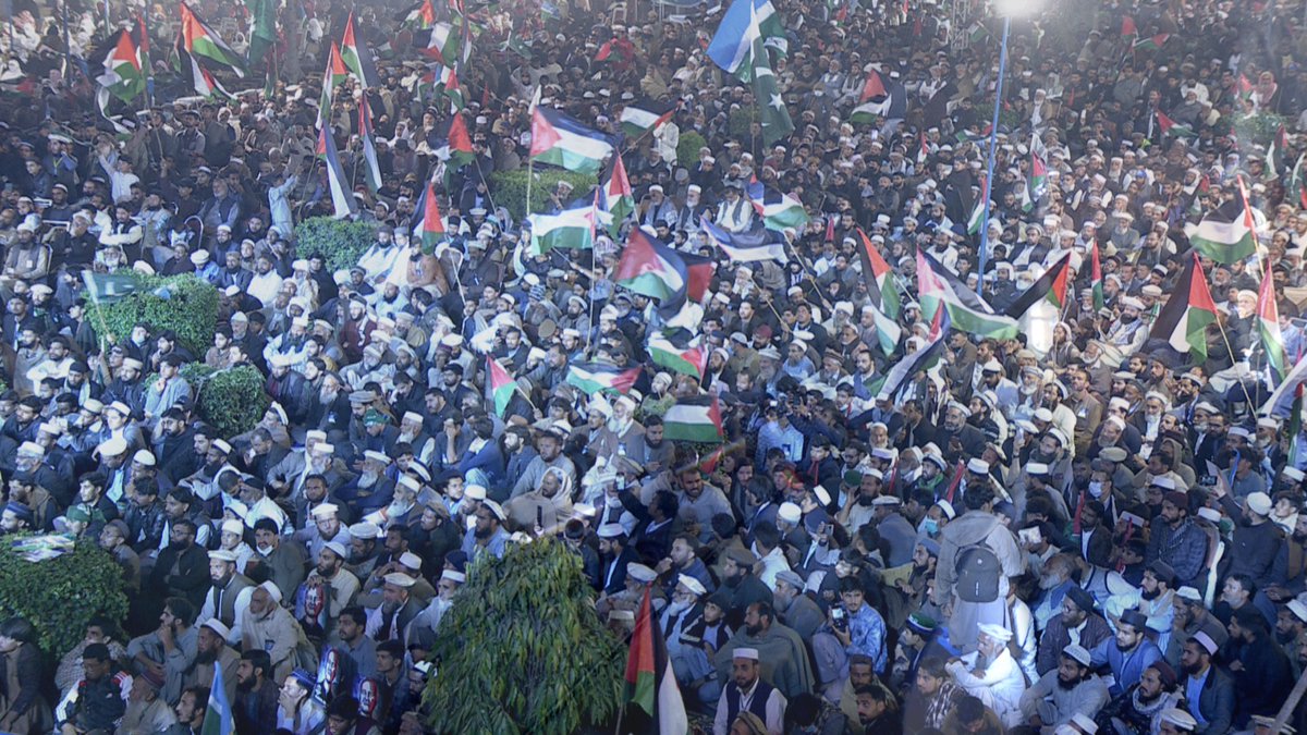 HamdaAbbasi's tweet photo. #اجتماع_عام_شکریہ_پاکستان
Badal do nazam
The gatherings held at the front of Minar-e-Pakistan played an important role in changing the views of the common people https://t.co/OjL4EqUQKx