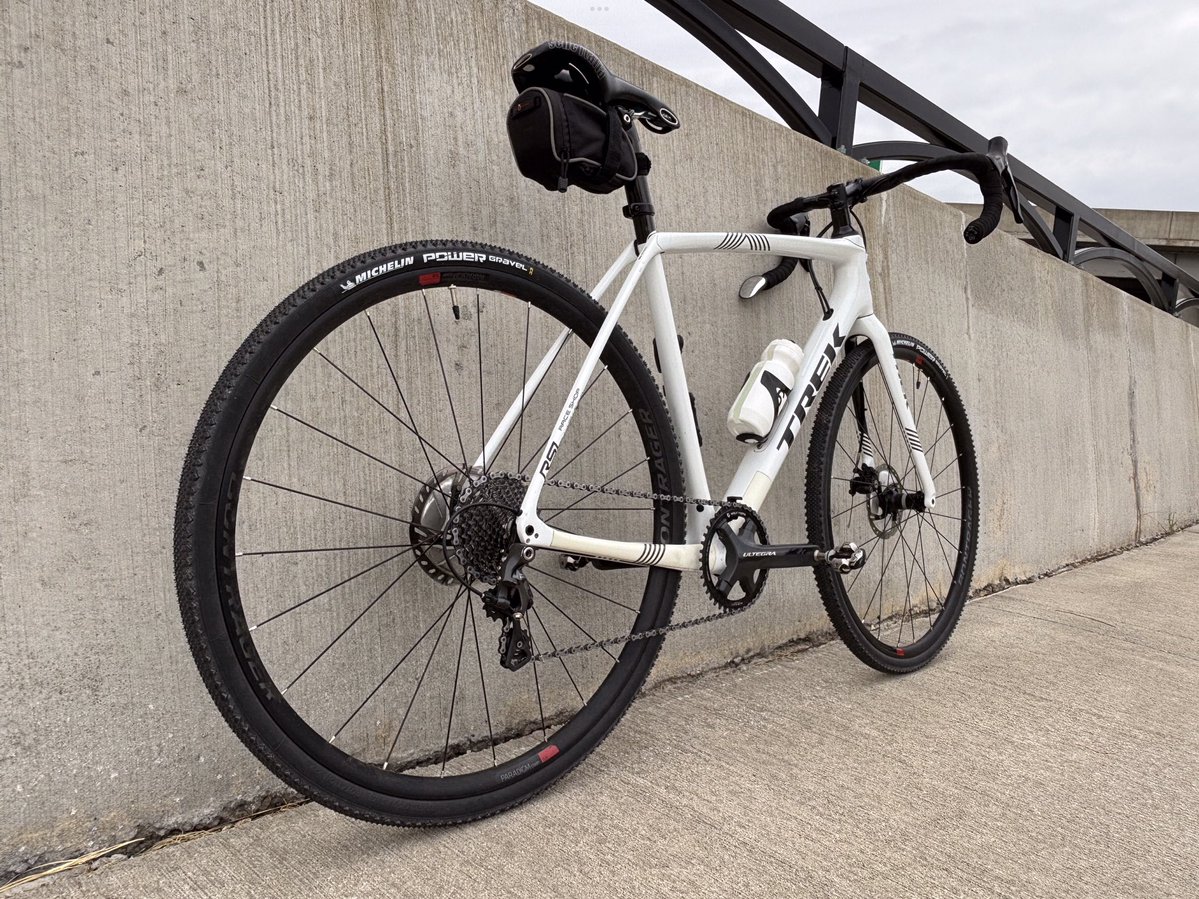 myke237's tweet image. Anymood today, but roll it 🎼 
Ride your own story.
#i_walk #i_bike 👣🚲 #trekbikes #kansascity #bontrager #BooneRSL #selleitalia #cycling #bikinglife #michelin #giro #Oakley #twinsix #lovingthedaylight #rideyourownstory #anime