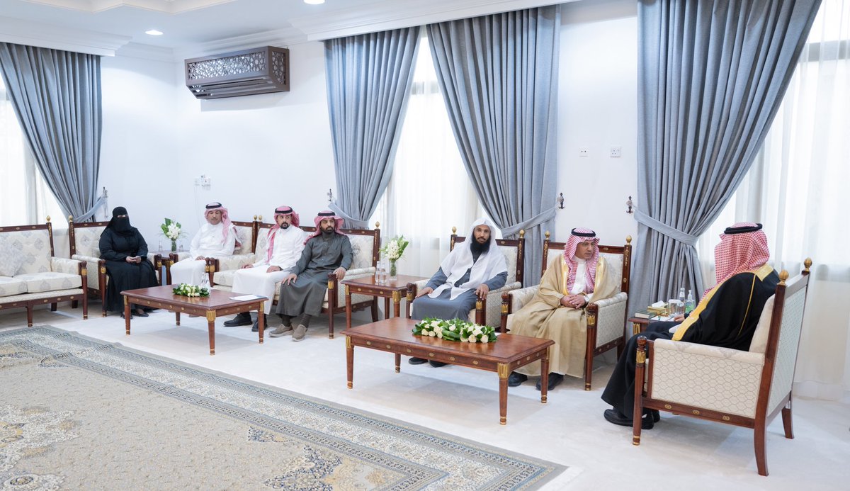 سمو الأمير 
#فيصل_بن_خالد_بن_سلطان يؤكّد أهمية رفع كفاءة الجمعيات الناشئة وتطوير مبادراتها بمحافظة #طريف . 

spa.gov.sa/N2452338