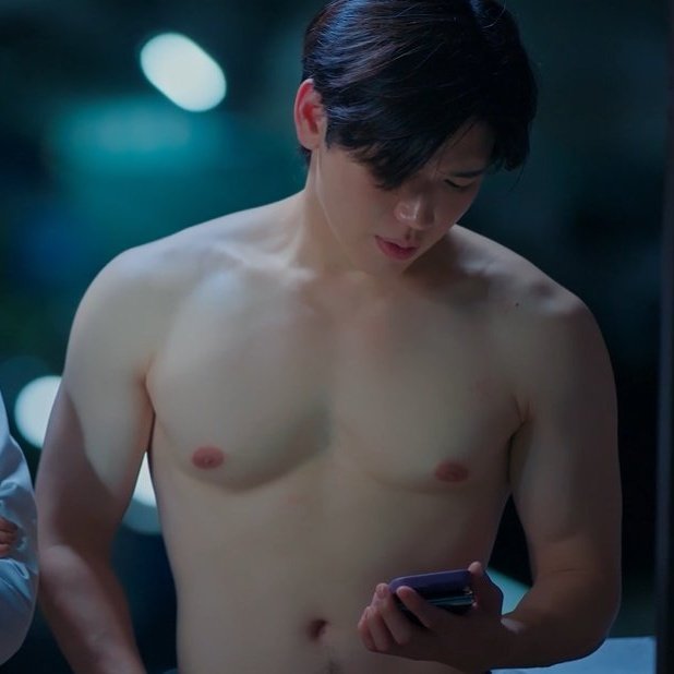 ptaynewwie's tweet photo. OMGGG P'TAO SO HOTTIE 🔥 

FRIENDSHT 4EVER EP4
#FriendshtForeverEP4
#Newwiee https://t.co/Edl5sRMEo4
