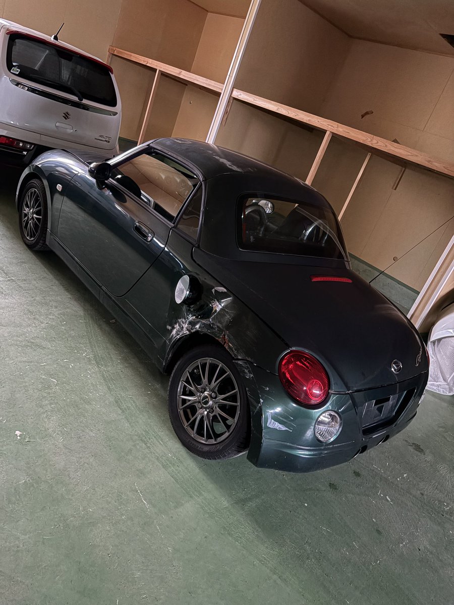 JBのマニュアル買った！(事故車)
初めてのオープンカー！(事故車)
頑張って直すぞ！(事故車)