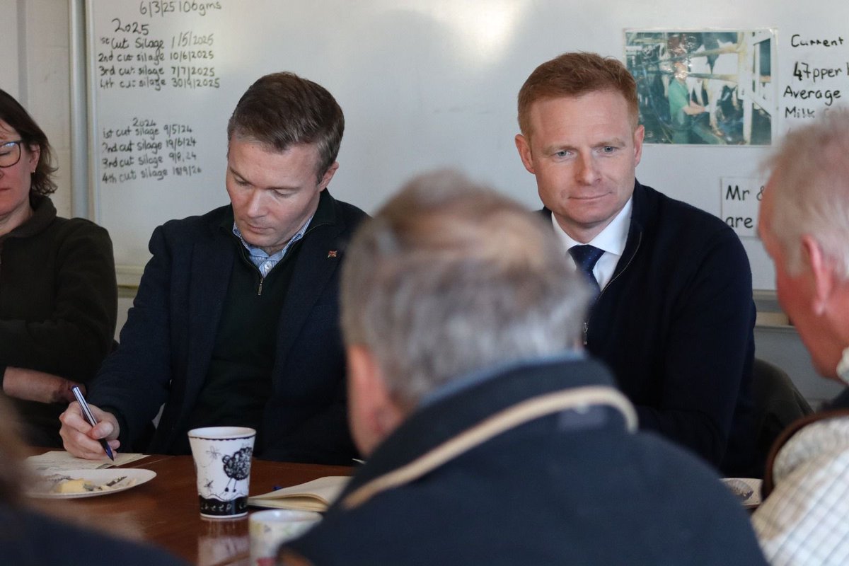 _RobbieMoore's tweet image. Great to visit Mount Pleasant School Farm near Bromsgrove alongside @BradleyThomasUK meeting local farming families.

Our message to the Chancellor is clear: Change course on the family farm tax and family business tax or risk destroying generations of British farming.