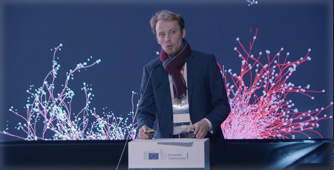 InteroperableEU's tweet image. At the #SEMIC2025 workshop &quot;#AI and the future of #semantics and data interoperability&quot; Emilien Caudron, (Senior Technology Consultant at @PwC_Belgium) presented @SEMIC&apos;s modelling chatbot to interact with and perform actions on data models.

Follow👉link.europa.eu/yTnVMR