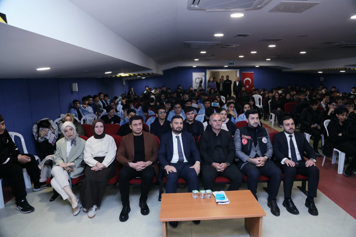 📍Afet Farkındalık ve İlk Yardım Eğitimi programımız çerçevesinde; 

📚Gültepe Şehit Cihan Erat Mesleki ve Teknik Anadolu Lisesi'nde eğitimcilerimiz ve öğrencilerimiz ile bir aradayız.

Okul yönetimimize, İlçe Milli Eğitim Müdürlüğümüze, İlçe AFAD ve Kızılay’a katkı ve destekleri