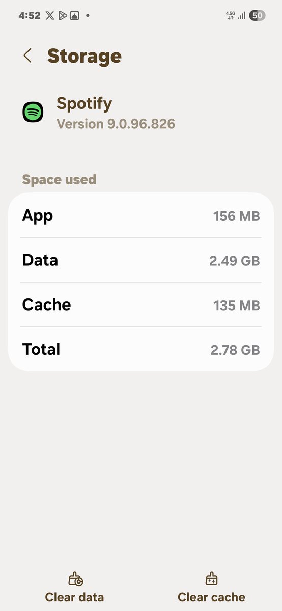 firstmht's tweet image. Bak Android&apos;e 2 tane buton koymuş oraya 😅