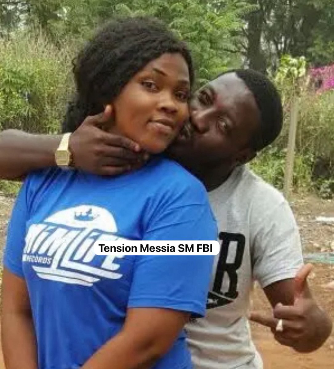 yo_badman's tweet image. This is one of your kid’s fathers called Shai -Naa  A.K.A  Tobacco , he proposed to you 2015 … you remember this ring right ? @eri_highes67987 

But guess what ? 😭 he caught you cheating with a guy called Samuel—— so he had to take back his ring and sack u , because u were not…