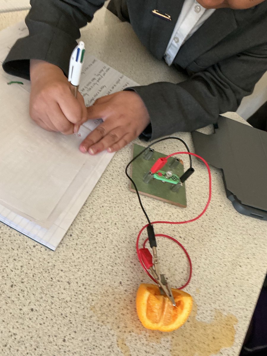 UnsworthAcademy's tweet image. Some of our Year 9 learners have been experimenting with fruit batteries. A fruit battery is a science experiment that demonstrates how chemical energy can be converted into electrical energy using fruits as electrolytes.
#fruitscience #science #scienceisfun
