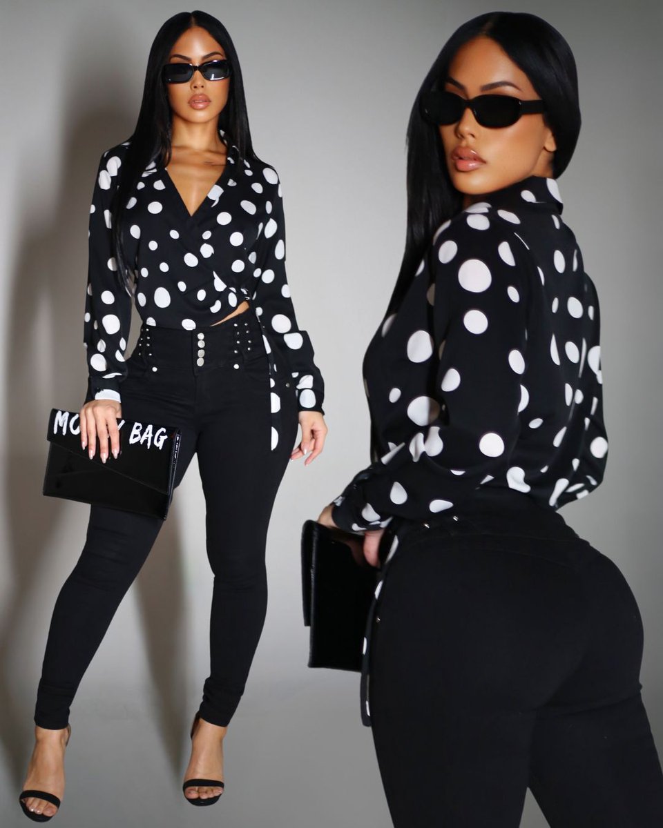 ModaXpressStore's tweet image. Power Chic With A Side Of Butt-Lift Magic 🍑💋 This #ModaXpress Fit Says It All — Sharp Lines, Chic Attitude &amp;amp; That Signature Lift — Perfect For The Trendsetter 🖤

🔎&quot;Long Sleeve Polka Dot Surplice Blouse&quot;
🔎&quot;Butt Lift High Waist Stretch Skinny Jeans&quot;

➡️ modaxpressonline.com