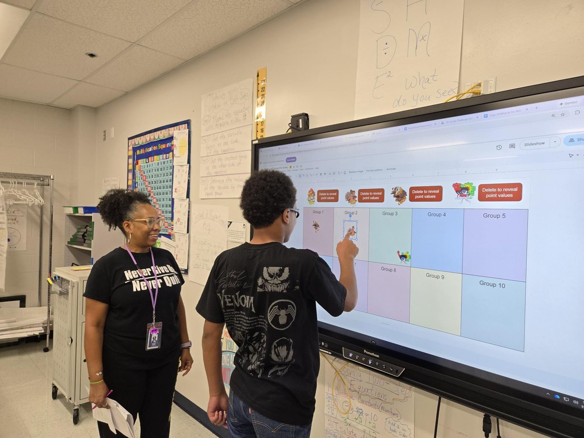 gccisd_edtech's tweet image. 🦃 Capture the Turkey! Students were engaged in math with this fun Google Slides activity by Math TLC Ms. Downs, used in Ms. Guillory&apos;s 7th grade class at Cedar Bayou JH. Which group will capture the turkey? 🤩