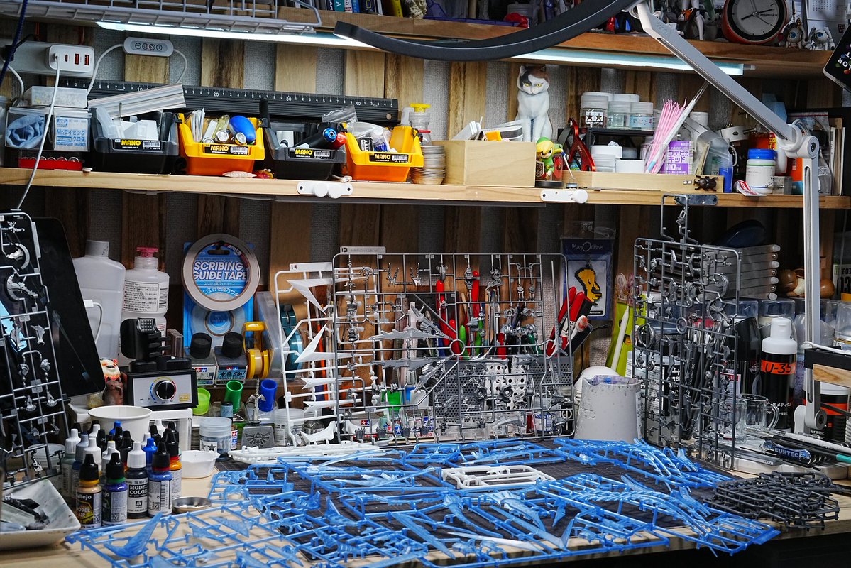 nakagiri_n's tweet image. レッドミラージュさんは一旦乾燥ターンへ。
塗り残し箇所や気になる部分はメモったので、目をリセットしてから続きを塗っていきます。

では⋯⋯覚悟を決めていきますかね！
壮観である😗

#FSS_jp