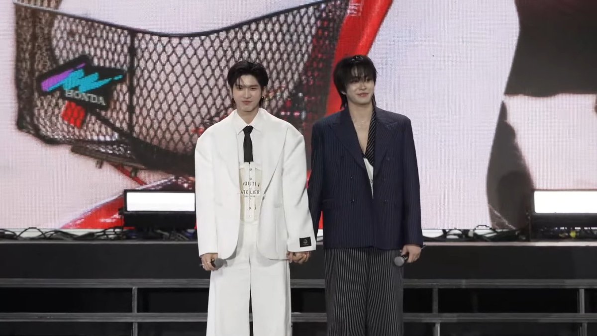 Fujoshiee's tweet image. GLOWING WITH AOUBOOM 2026
#GMMTV2026 #AouBoom 

&quot;Did we make it                           &quot;Yes, we did.&quot;
to the center?&quot;