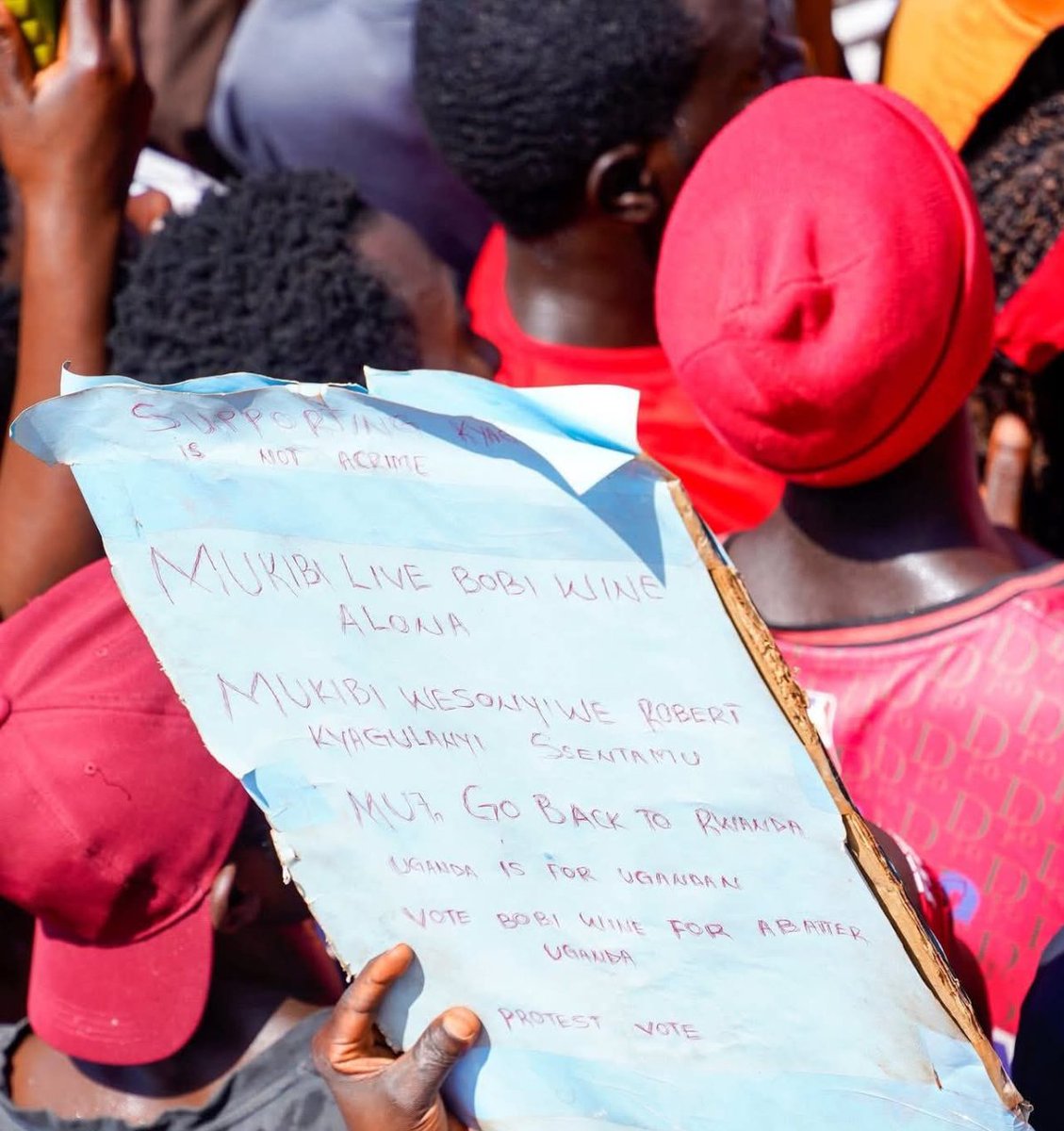 RuthNnyanye's tweet image. Ugandans are more than ready to change our country Uganda 🇺🇬🇺🇬#protest vote