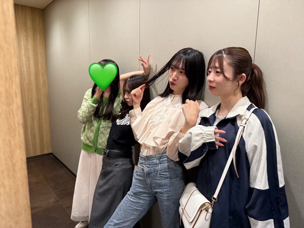 Mitsuki_Momoi_'s tweet image. 『桃井美月BIRTHDAY LIVE 2025』まで
あと1️⃣7️⃣日！

明日からは思い出とはまた違うテーマで振り返って行こうと思います！
なので今日はメンバーのオフショ大放出🚰 😊

私推しじゃない方にも楽しんでもらえるように頑張ります！
🎫 ticketdive.com/event/MITSUKI_…

 #桃井美月生誕祭2025  #AsIs #アズイズ