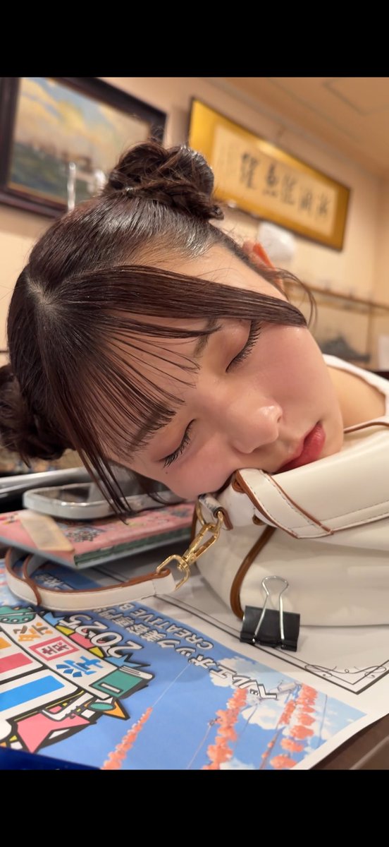 Mitsuki_Momoi_'s tweet image. 『桃井美月BIRTHDAY LIVE 2025』まで
あと1️⃣7️⃣日！

明日からは思い出とはまた違うテーマで振り返って行こうと思います！
なので今日はメンバーのオフショ大放出🚰 😊

私推しじゃない方にも楽しんでもらえるように頑張ります！
🎫 ticketdive.com/event/MITSUKI_…

 #桃井美月生誕祭2025  #AsIs #アズイズ