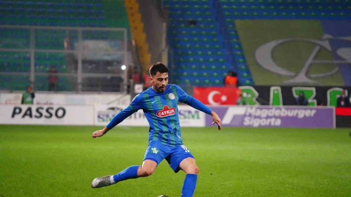 Guncel53's tweet photo. Tedesco’dan, Rizesporlu Taha Şahin için Övgü Dolu Sözler https://t.co/TLJmk8mRfx https://t.co/TSeo7T9BJB